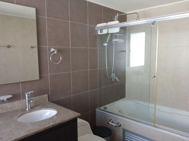 AMPLIA CASA EN VENTA CONJUNTO CERRADO