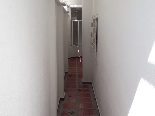 CASA DE PRIMERA PLANTA CON APARTA ESTUDIO EN BELLAVISTA