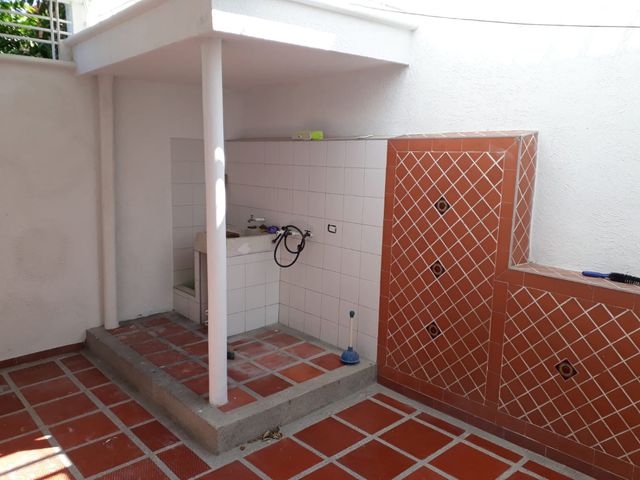 CASA DE PRIMERA PLANTA CON APARTA ESTUDIO EN BELLAVISTA