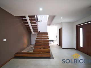 Casa a la venta de lujo en Challuabamba Cuenca