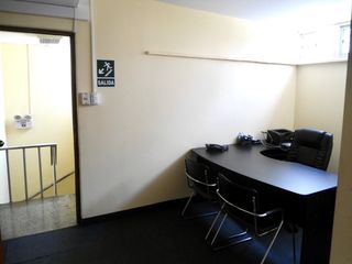 Foto 17 de Céntrica Casa con licencia para oficinas Administrativas en zona financiera.