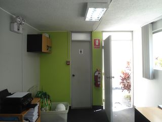 Foto 9 de Céntrica Casa con licencia para oficinas Administrativas en zona financiera.
