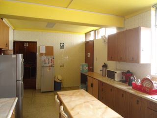 Foto 5 de Céntrica Casa con licencia para oficinas Administrativas en zona financiera.
