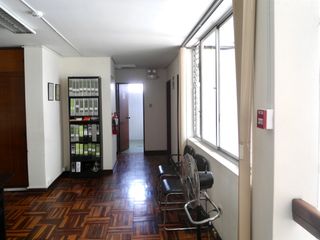 Foto 23 de Céntrica Casa con licencia para oficinas Administrativas en zona financiera.