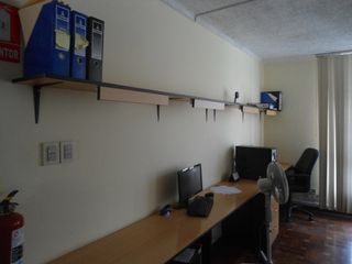 Foto 7 de Céntrica Casa con licencia para oficinas Administrativas en zona financiera.
