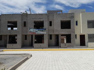 100% BIESS, Casa de venta Moderna con crédito VIP, precio Miduvi. en Calderón Quito Ecuador
