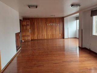 Se Vende de Oportunidad Amplio y Luminoso Departamento Cerca a La Carolina