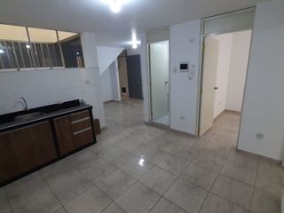 SE ALQUILA  AMPLIO Y ACOGEDOR DEPARTAMENTO  DE ESTRENO EN 2DO. PISO FRENTE A PARQUE