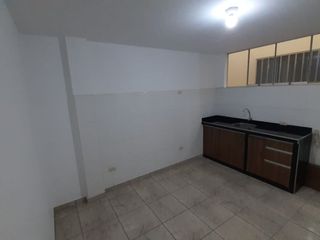 SE ALQUILA  AMPLIO Y ACOGEDOR DEPARTAMENTO  DE ESTRENO EN 2DO. PISO FRENTE A PARQUE