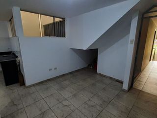 SE ALQUILA  AMPLIO Y ACOGEDOR DEPARTAMENTO  DE ESTRENO EN 2DO. PISO FRENTE A PARQUE