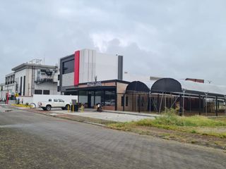 En alquiler espectacular y estratégico terreno en pleno casco comercial de Villa Club, km 14 de la Vía a Samborondón