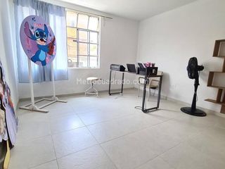 Foto 6 de VENTA CASA  DOS PISOS ESQUINERA CON LOCALES BARRIO ALAMEDA