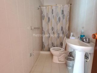 Foto 11 de VENTA CASA  DOS PISOS ESQUINERA CON LOCALES BARRIO ALAMEDA