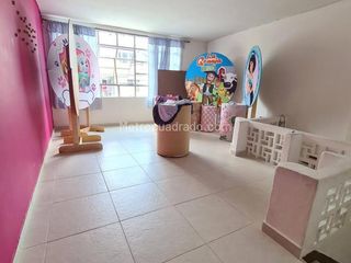 Foto 4 de VENTA CASA  DOS PISOS ESQUINERA CON LOCALES BARRIO ALAMEDA