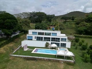 ♻️ Venpermuto Espectacular casa de descanso en condominio Yaguará - Huila