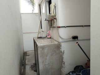 Foto 4 de ALQUILO CASA DE 3 HABITACIONES AMPLIA EN NAPOLI