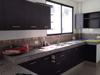 Foto 12 de ALQUILO CASA DE 3 HABITACIONES AMPLIA EN NAPOLI