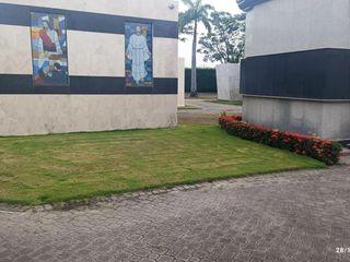 Venta de Terreno Para Mausoleo AVENIDA LEON FEBRES CORDERO , Samborondón, Guayaquil de oportunidad precio bomba