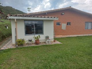 Te vendo esta divina casa finca planita con casa demasiado amplia y excelente terminado, bien barata en Barbosa.