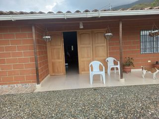 Te vendo esta divina casa finca planita con casa demasiado amplia y excelente terminado, bien barata en Barbosa.