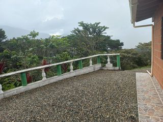 Te vendo esta divina casa finca planita con casa demasiado amplia y excelente terminado, bien barata en Barbosa.