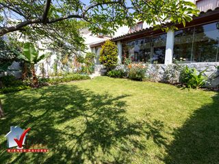 Foto 1 de VENTA DE CASA COMO TERRENO EN LOS ALAMOS DE MONTERRICO, SURCO