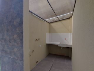 Foto 10 de En Machala De Venta Hermosa Casa de Estreno de 3 Dormitorios, 4 Baños Completos, Garaje para 2 Vehiculos, Estudio