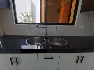Foto 8 de En Machala De Venta Hermosa Casa de Estreno de 3 Dormitorios, 4 Baños Completos, Garaje para 2 Vehiculos, Estudio