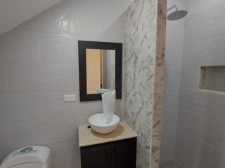 Foto 14 de En Machala De Venta Hermosa Casa de Estreno de 3 Dormitorios, 4 Baños Completos, Garaje para 2 Vehiculos, Estudio