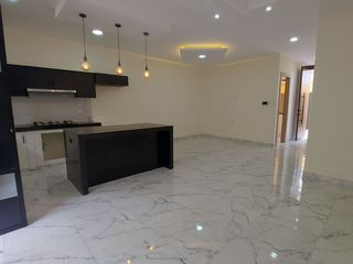Foto 11 de En Machala De Venta Hermosa Casa de Estreno de 3 Dormitorios, 4 Baños Completos, Garaje para 2 Vehiculos, Estudio