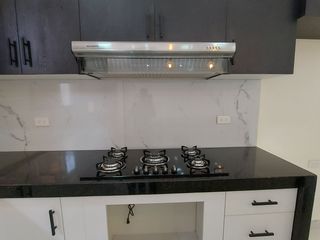 Foto 7 de En Machala De Venta Hermosa Casa de Estreno de 3 Dormitorios, 4 Baños Completos, Garaje para 2 Vehiculos, Estudio
