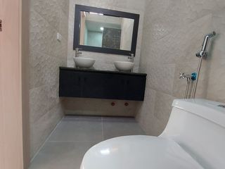 Foto 27 de En Machala De Venta Hermosa Casa de Estreno de 3 Dormitorios, 4 Baños Completos, Garaje para 2 Vehiculos, Estudio