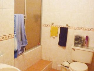VENTA DE CASA 6 DORMITORIOS EN VILLA EL SALVADOR