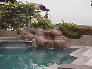 Foto 5 de VENTA DE CASA RENTERA EN LOMAS DE URDESA