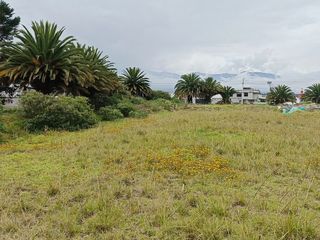 TERRENO ESQUINERO EN VENTA EN QUILLÁN LOMA, AMBATO