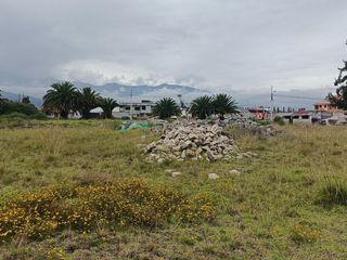 TERRENO ESQUINERO EN VENTA EN QUILLÁN LOMA, AMBATO