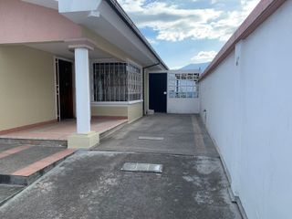VENTA DE CASA EN MONTESERRIN. HOUSE FOR SALE CERCA DE LA ACADEMIA COTOPAXI, AMERICAN INTERNATIONAL SCHOOL IN ECUADOR