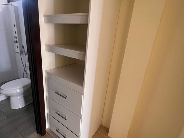 En venta casa de 3 dormitorios en Urb. La Romareda .