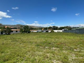 Venta de terreno de 3050m2 en Guayllabamba