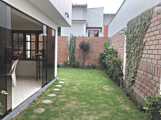 Se Alquila Casa en Condominio con áreas comunes
