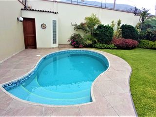 Foto 10 de Venta Linda Casa en Condominio con Piscina y Hermoso Jardin - Sol de La Molina