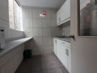 Foto 20 de ¡¡¡AMPLIA OFICINA CHALET EN ZONA COMERCIAL DE LINCE… ALQUILER!!!