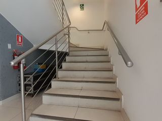 Foto 12 de ¡¡¡AMPLIA OFICINA CHALET EN ZONA COMERCIAL DE LINCE… ALQUILER!!!