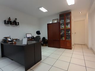 Foto 8 de ¡¡¡AMPLIA OFICINA CHALET EN ZONA COMERCIAL DE LINCE… ALQUILER!!!