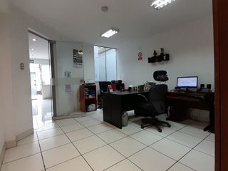 Foto 9 de ¡¡¡AMPLIA OFICINA CHALET EN ZONA COMERCIAL DE LINCE… ALQUILER!!!