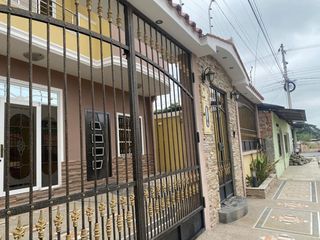 Foto 2 de RENTA DE CASA DE DOS PISOS Y TERRAZA, HUAQUILLAS