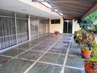 San Isidro CORPAC - Venta Casa / Terreno - en Esquina de 2 Pisos y Terreno de 720 m²