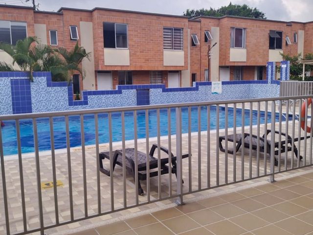 SE ARRIENDA CASA EN TORREON QUINTA AVENIDA SANTA ANA, IBAGUE