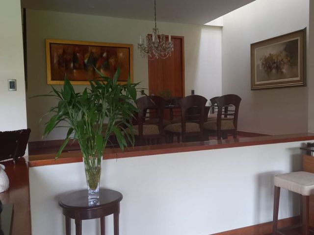 Venta moderna casa de 2 pisos en condominio exclusivo