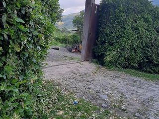 Foto 2 de Te vendo este parqueadero  planito o para hacer apartamentos, ya que tiene el permiso en Cisneros.